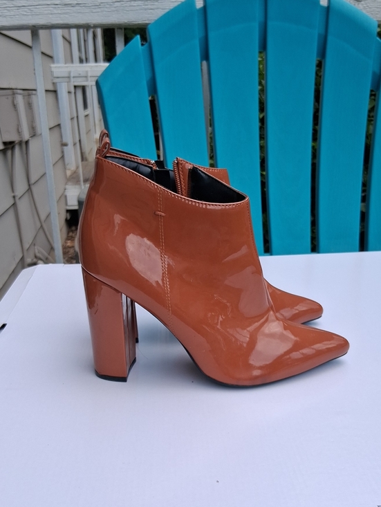 Shoes - Patent Leather Pointed Toe Block Heel Ankle Boots - Tan